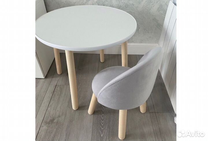 Стол круглый+мягкий стульчик детский