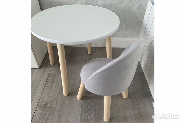 Стол круглый+мягкий стульчик детский