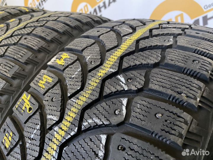 Bridgestone Blizzak Spike-01 235/55 R17