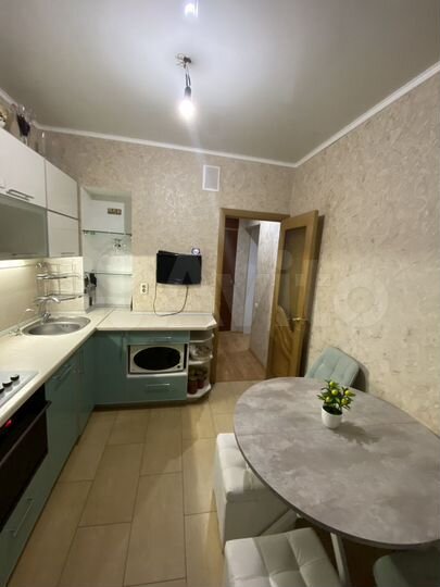 2-к. квартира, 50 м², 10/10 эт.