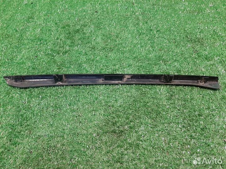 Молдинг стекла заднего левого Mitsubishi Space St