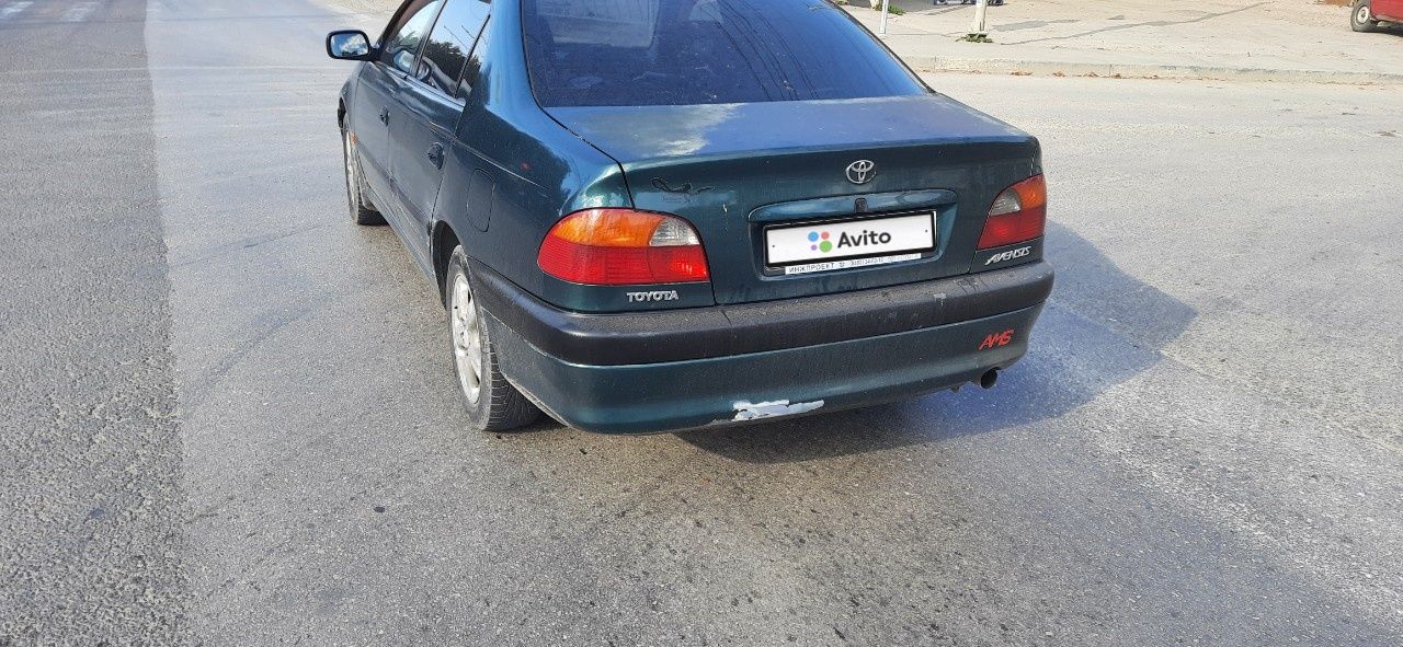 Toyota Avensis: фото владельца