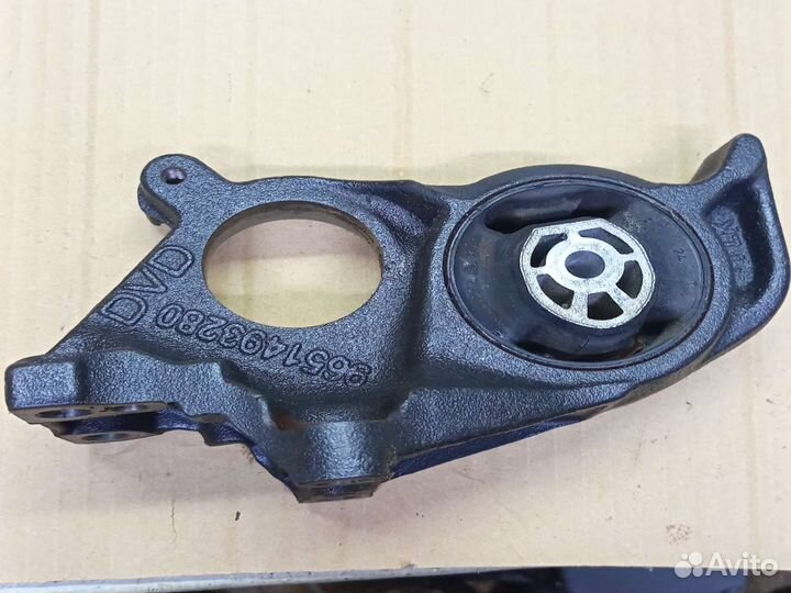 Кронштейн правого привода Peugeot Citroen EP6 150