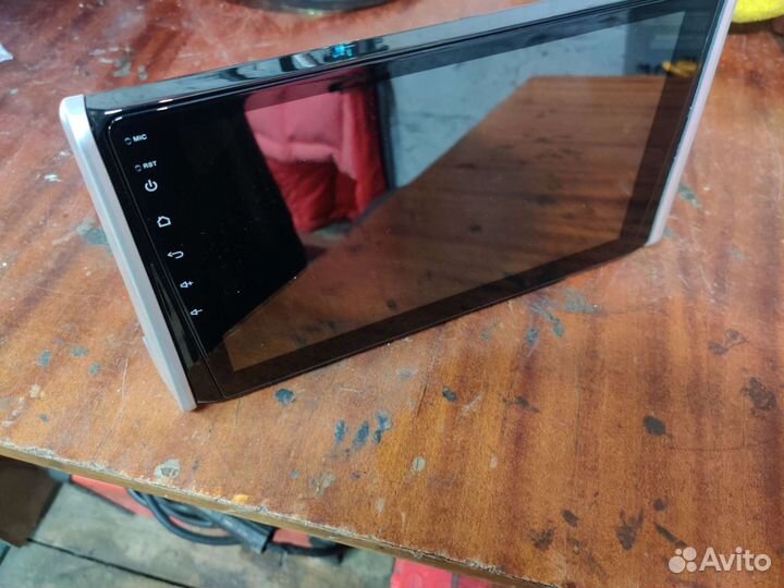 Магнитола Teyes CC2L 1/16 для Toyota Rav4 XA50 201