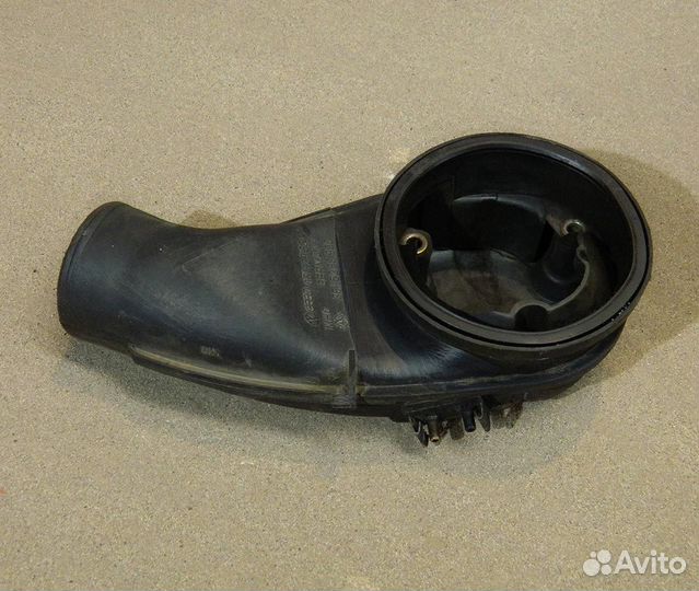 Воздуховод VW Passat B3 1.8