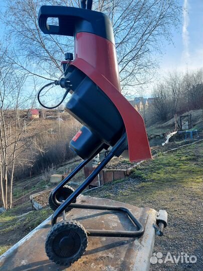 Садовый измельчитель веток