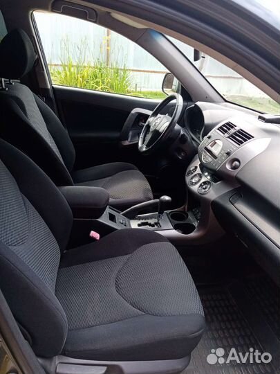 Toyota RAV4 2.0 AT, 2008, 129 269 км