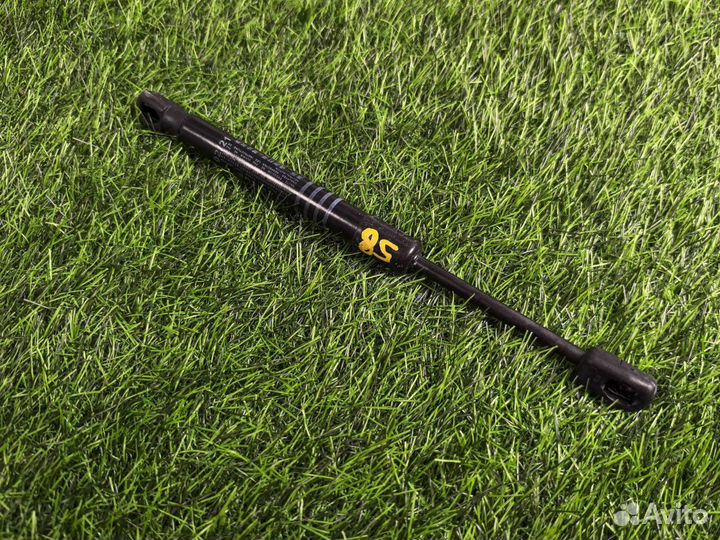 Амортизатор капота Bmw 730Dx G11 3.0 disel 2016