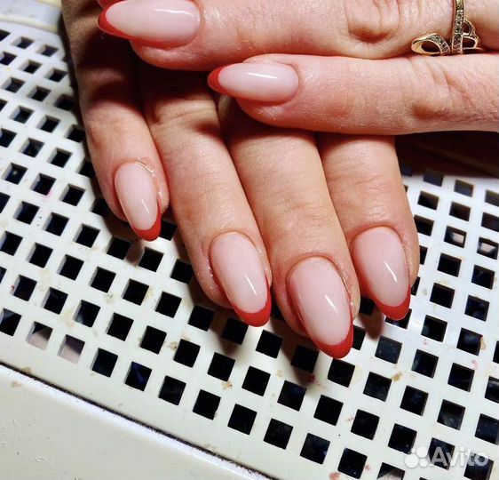 Мастер по наращиванию ногтей на типсах/формах