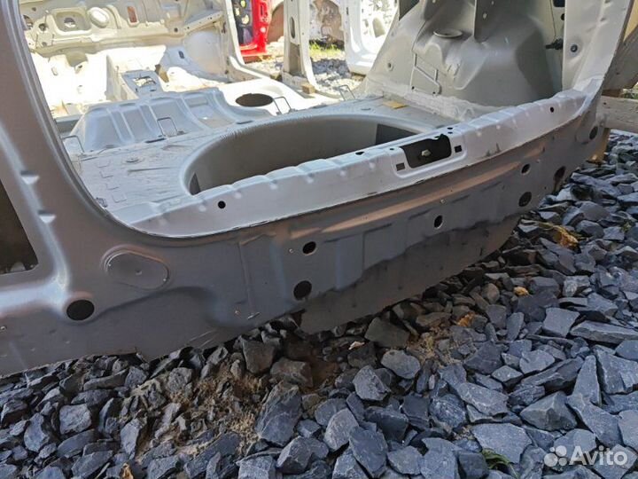 Пол багажника (тазик) и задняя панель LADA X-Ray