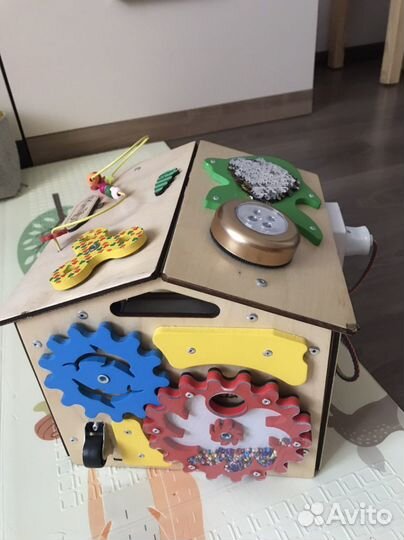 Бизиборд домик