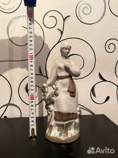 Фарфоровые статуэтки