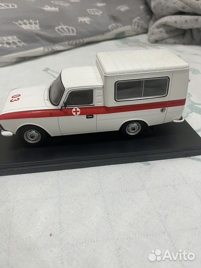 Модель автомобиля 1:24 иж москвич каблук