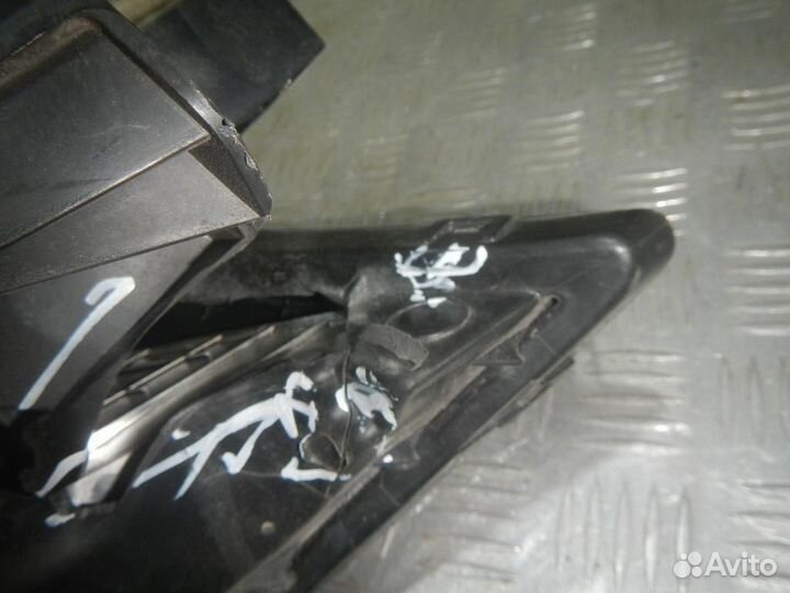 Фара правая Mitsubishi Outlander