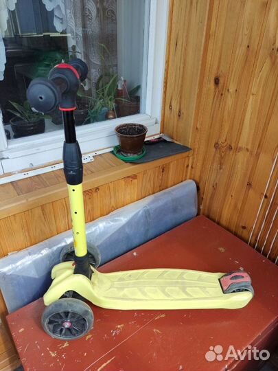 Самокат детский со светящимися колесами