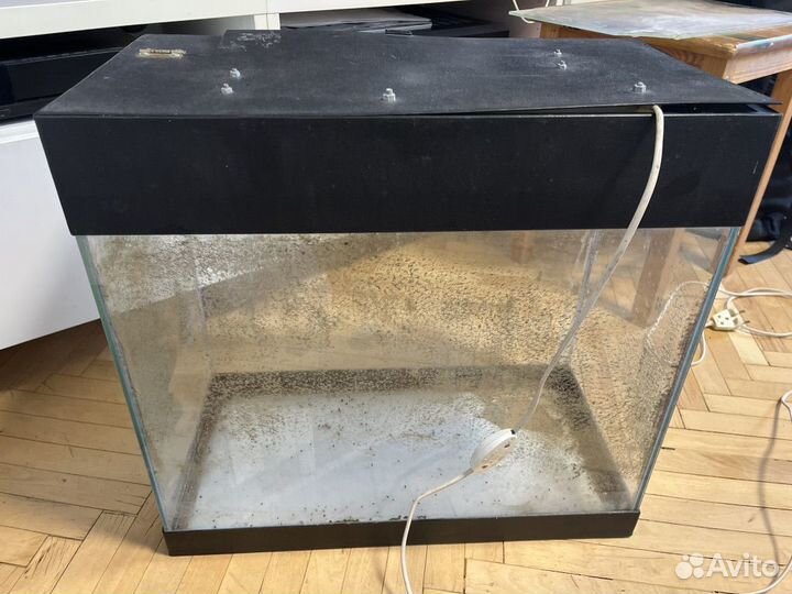 Аквариум и крышка с лампами