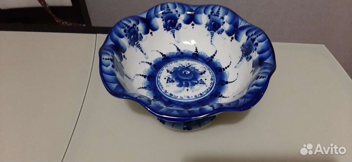 Ваза для фруктов. Гжель