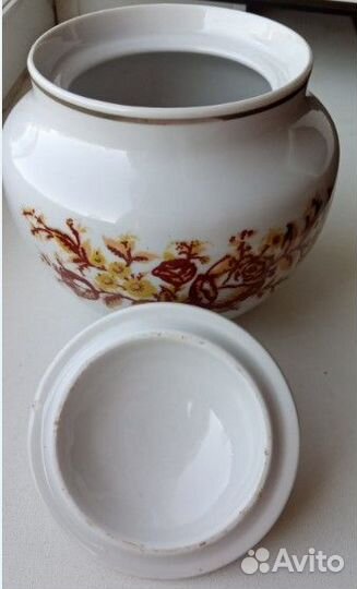 Сервиз 26 предметов: 12 пар, чайник, сахарница