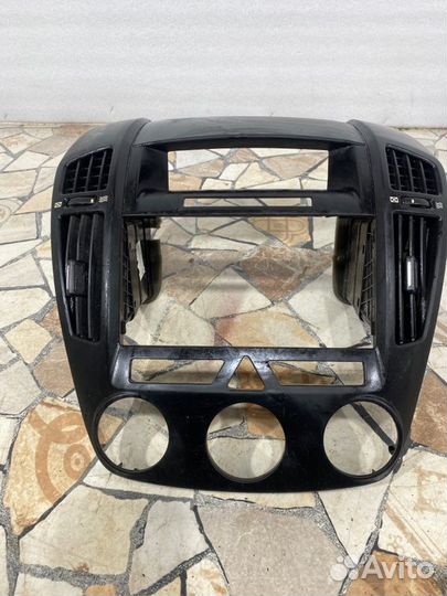 Рамка магнитолы Kia Ceed