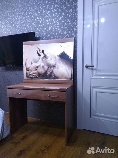 Комплект столик, тумба, зеркало