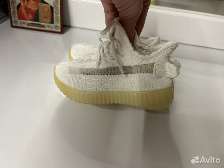 Кросовки изики детские 22 р