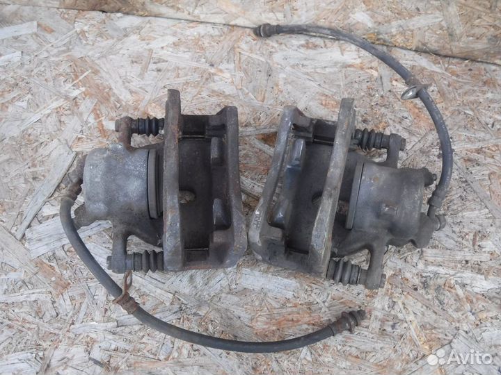 Суппорт тормозной передний Suzuki SX4 Сузуки