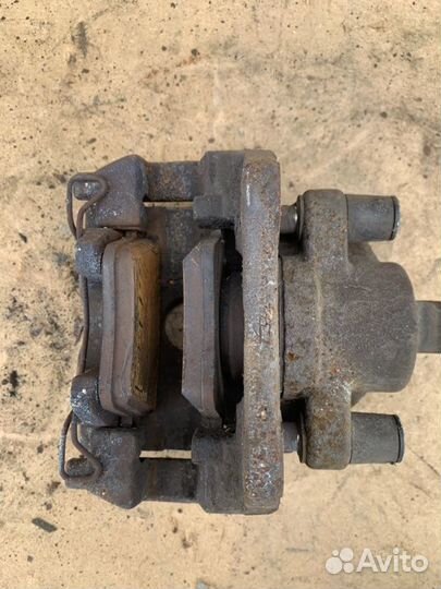 Суппорт задний левый Volvo Xc 90