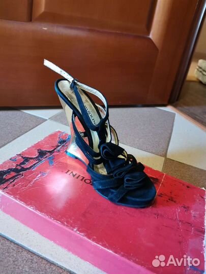 Босоножки женские чёрные 35 размер