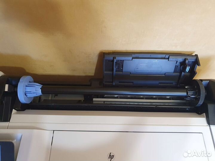 Широкоформатный принтер HP Designjet T525 24-in