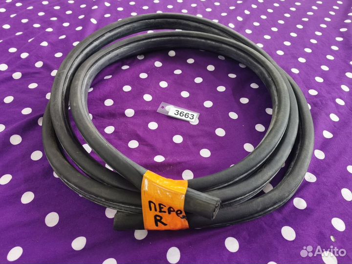 Уплотнитель дверного проема