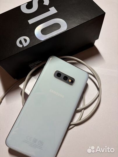 Samsung Galaxy S10e, 6/128 ГБ