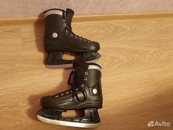 Коньки хоккейные