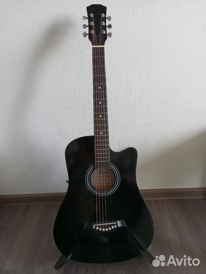 Акустическая гитара