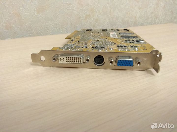 Видеокарта nVidia geforce4 V8420 64 Mb