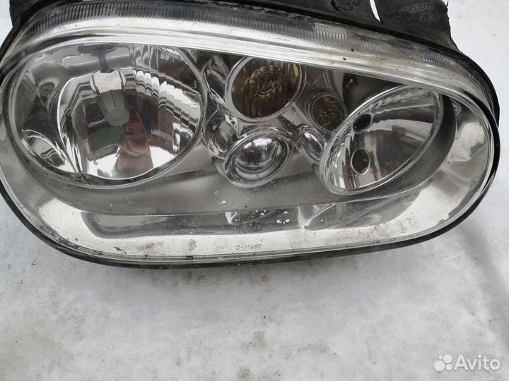 Фара гольф 4 бу