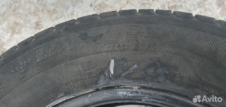 Michelin Latitude Tour HP 215/70 R16