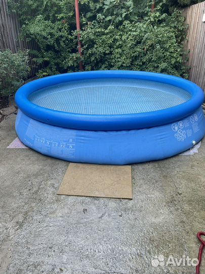 Надувной бассейн