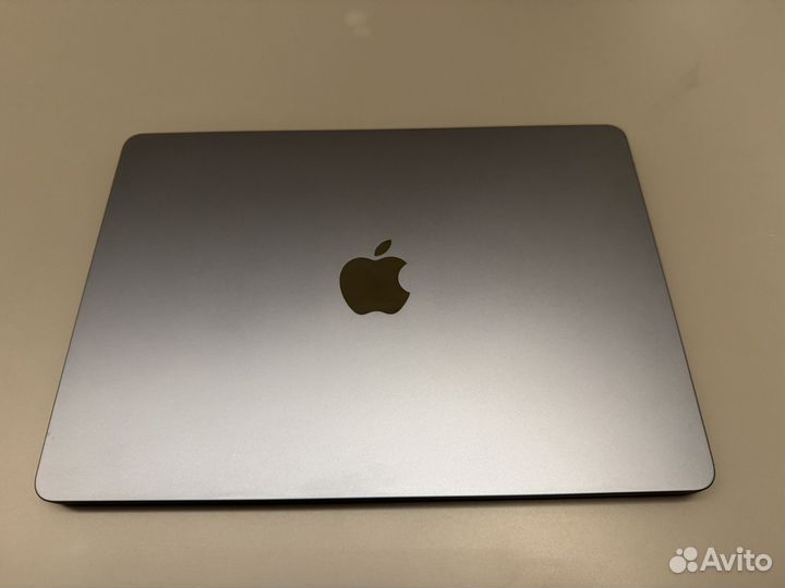 Apple macbook air 13 2022 m2