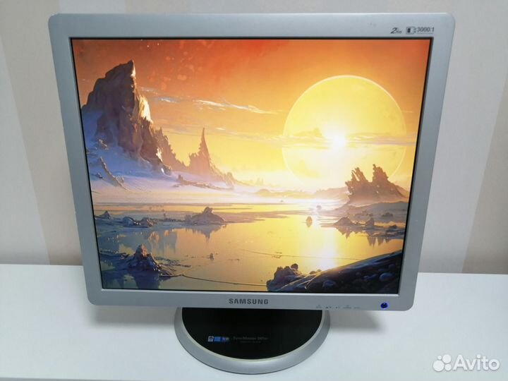 Монитор Samsung SyncMaster 961Bf