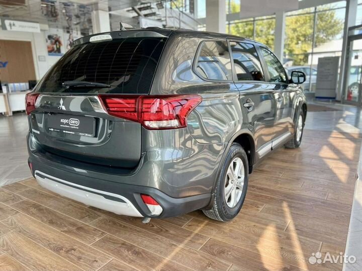 Mitsubishi Outlander 2 CVT, 2020, 42 212 км
