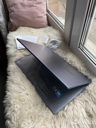 Продаю новый ноутбук