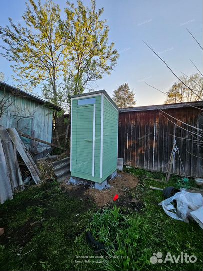 Деревянный туалет