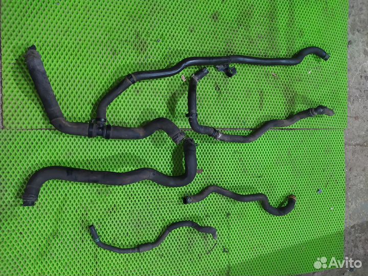 Патрубок радиатора нижний Renault Fluence