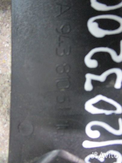 Кронштейн бордюрного зеркала Mercedes-Benz A943810