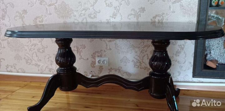 Стол хорошом состояние