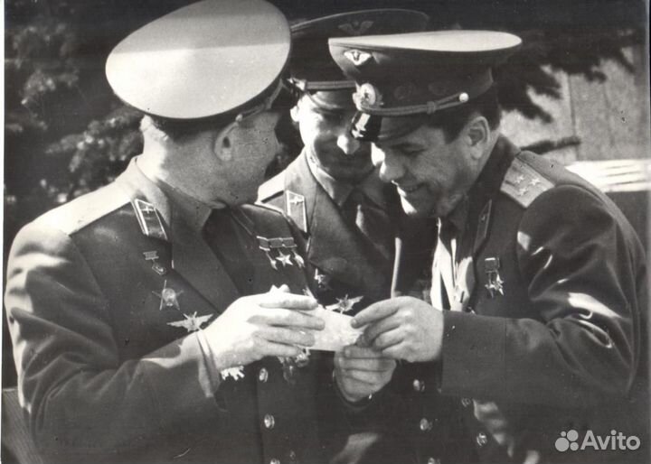 Юрий Гагарин с женой, Терешкова, космонавты 1967 г