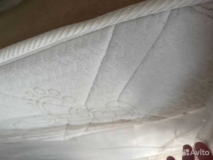 Продам матрас 1.4 м