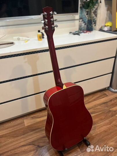 Гитара с чехлом