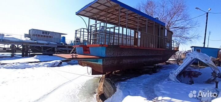 Прогулочный катер