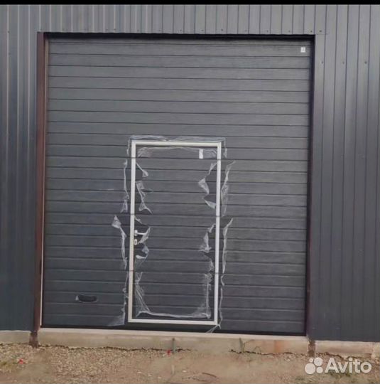 Ворота секционные подъемные